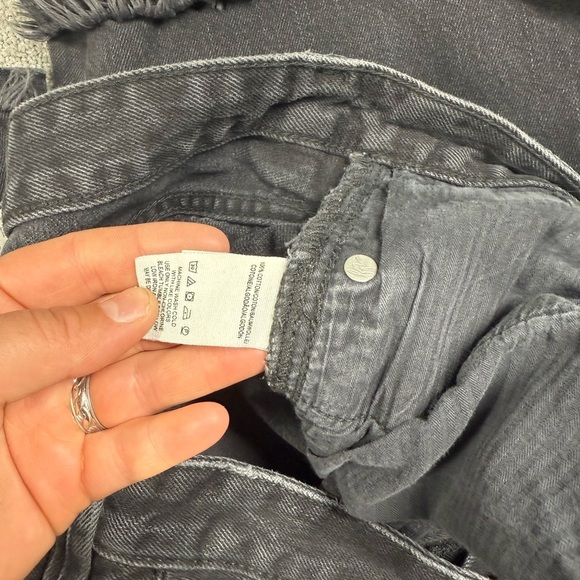 We The Free Dark Wash Raw Hem Boho Crop Flare Jean Womens Size 31 - Picture 8 of 8
